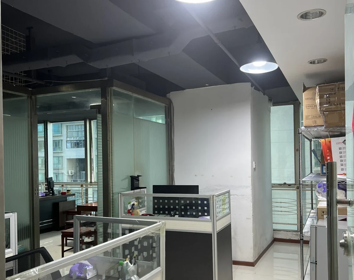 On-site stock shelf at Jingteng Electronics office