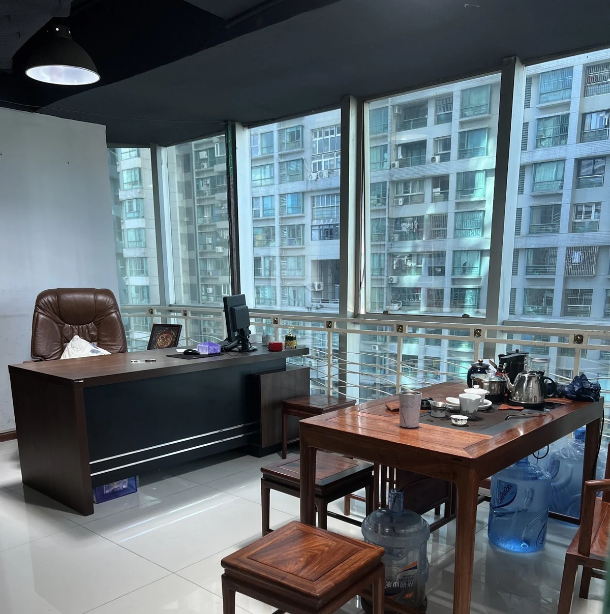 Meeting room at Shenzhen Jingteng Electronics