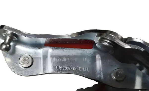 Right Hand Trunk Hinge for Tesla Model 3 — 1551481-00-E